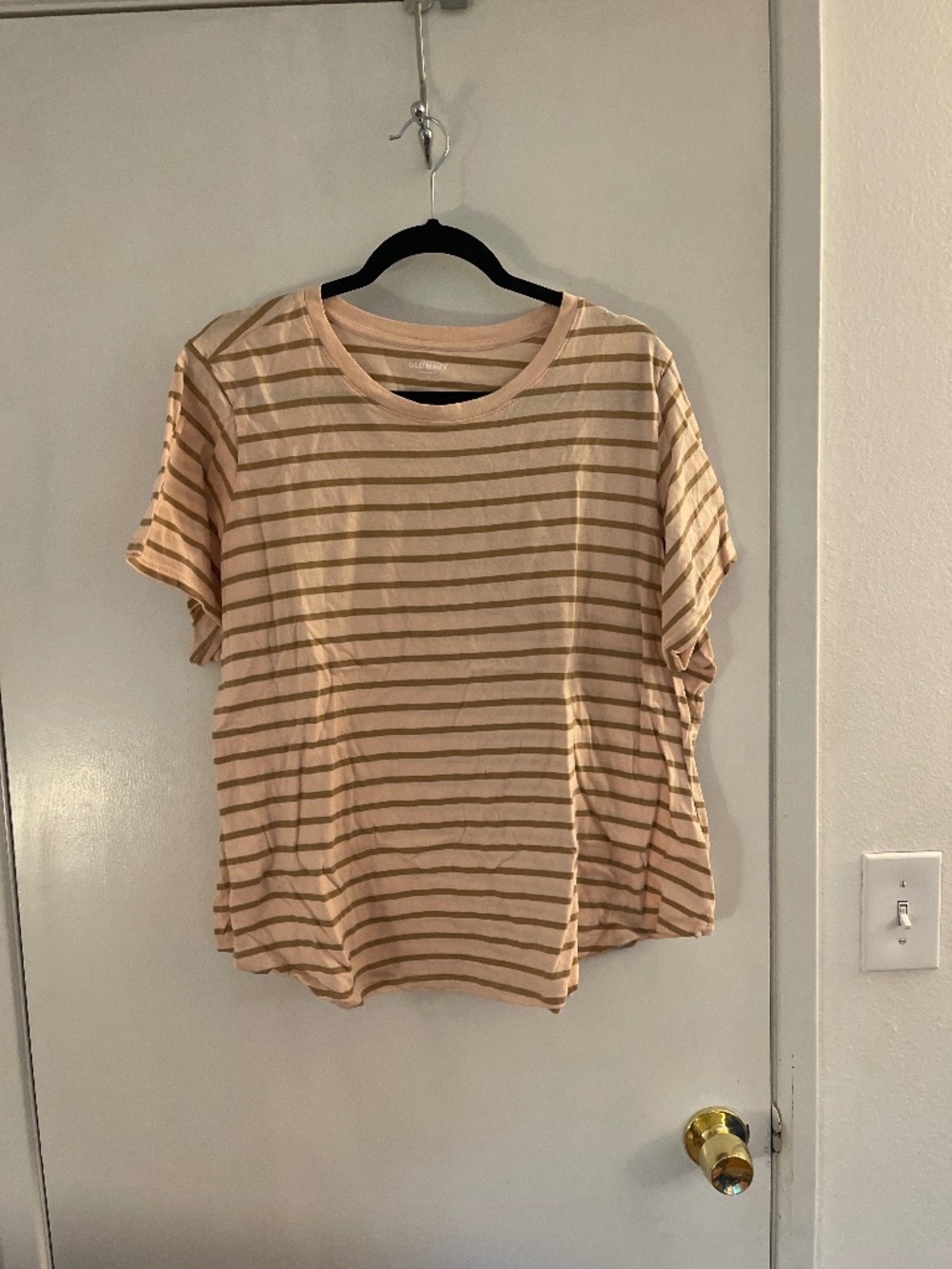 Old navy pink and tan 2x t shirt